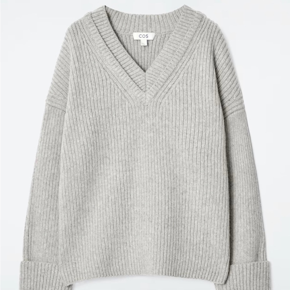 COS Light Gray Ribbed V-Neck Sweater